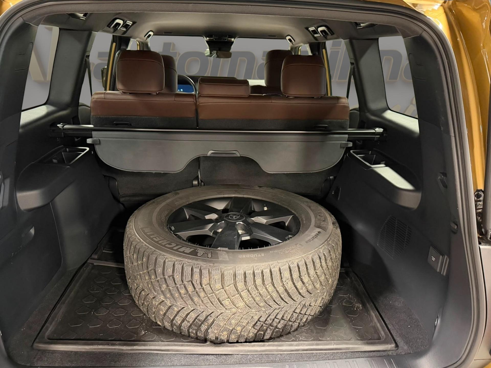 TOYOTA Land Cruiser 2025