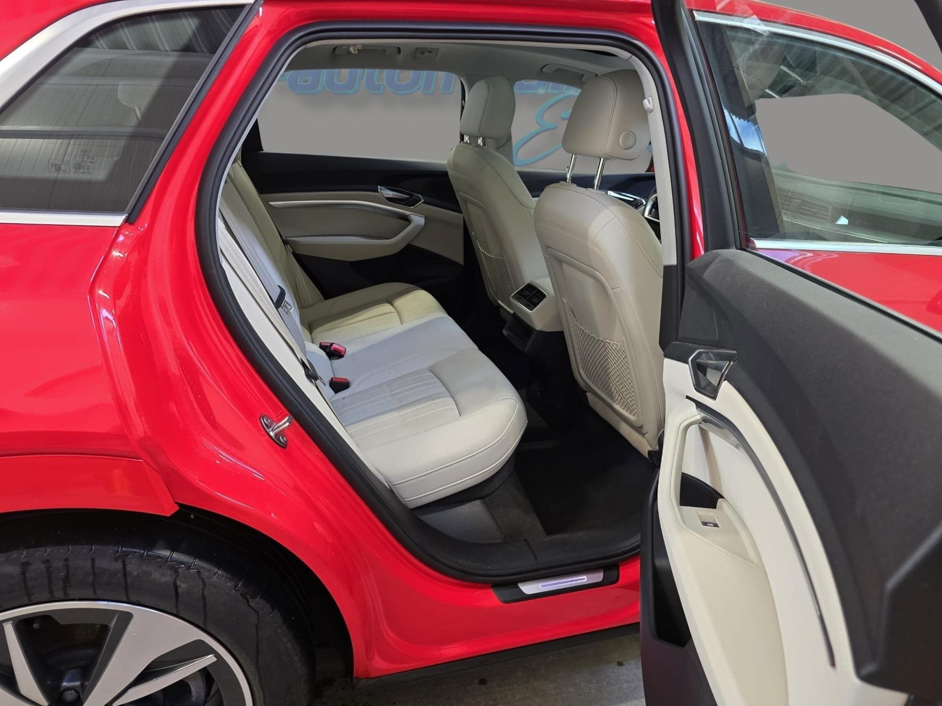 AUDI Q8 e-tron 2024