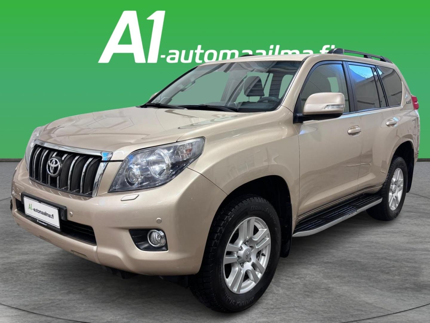 TOYOTA Land Cruiser 2013