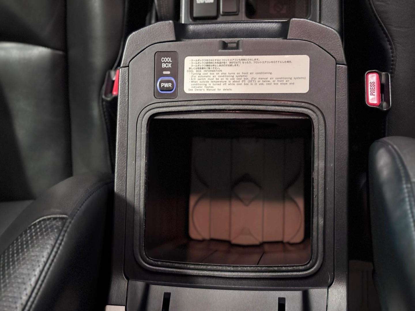 TOYOTA Land Cruiser 2013