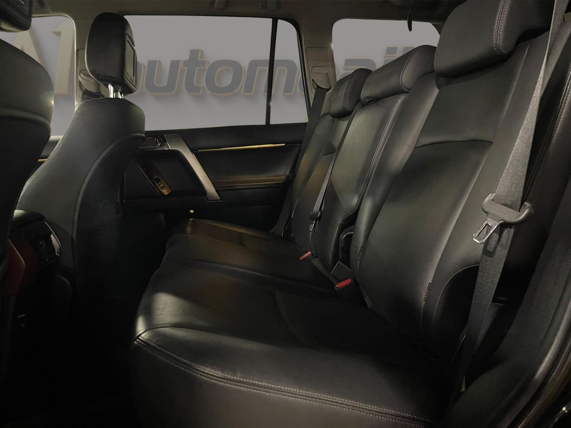 TOYOTA Land Cruiser 2017