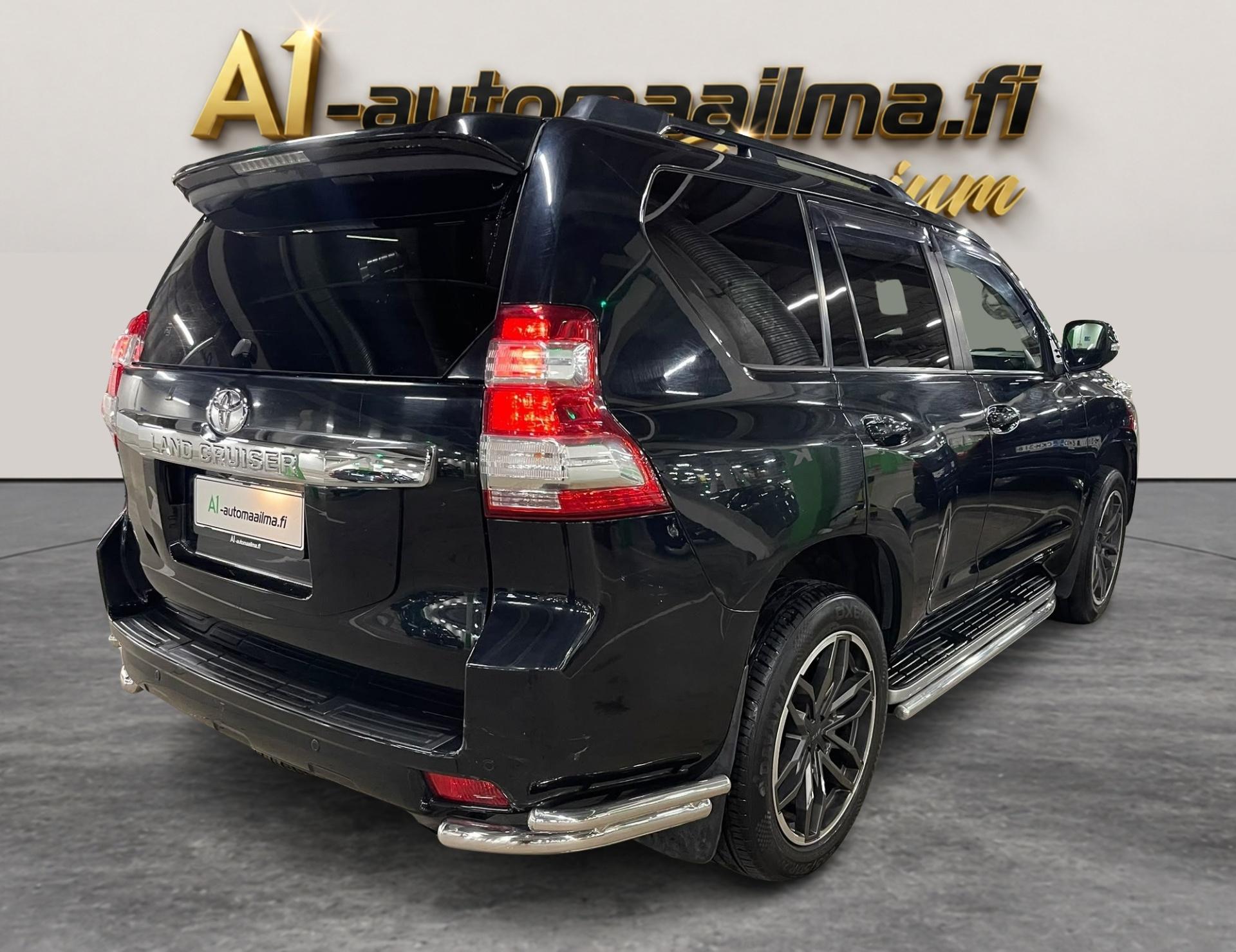 TOYOTA Land Cruiser 2017