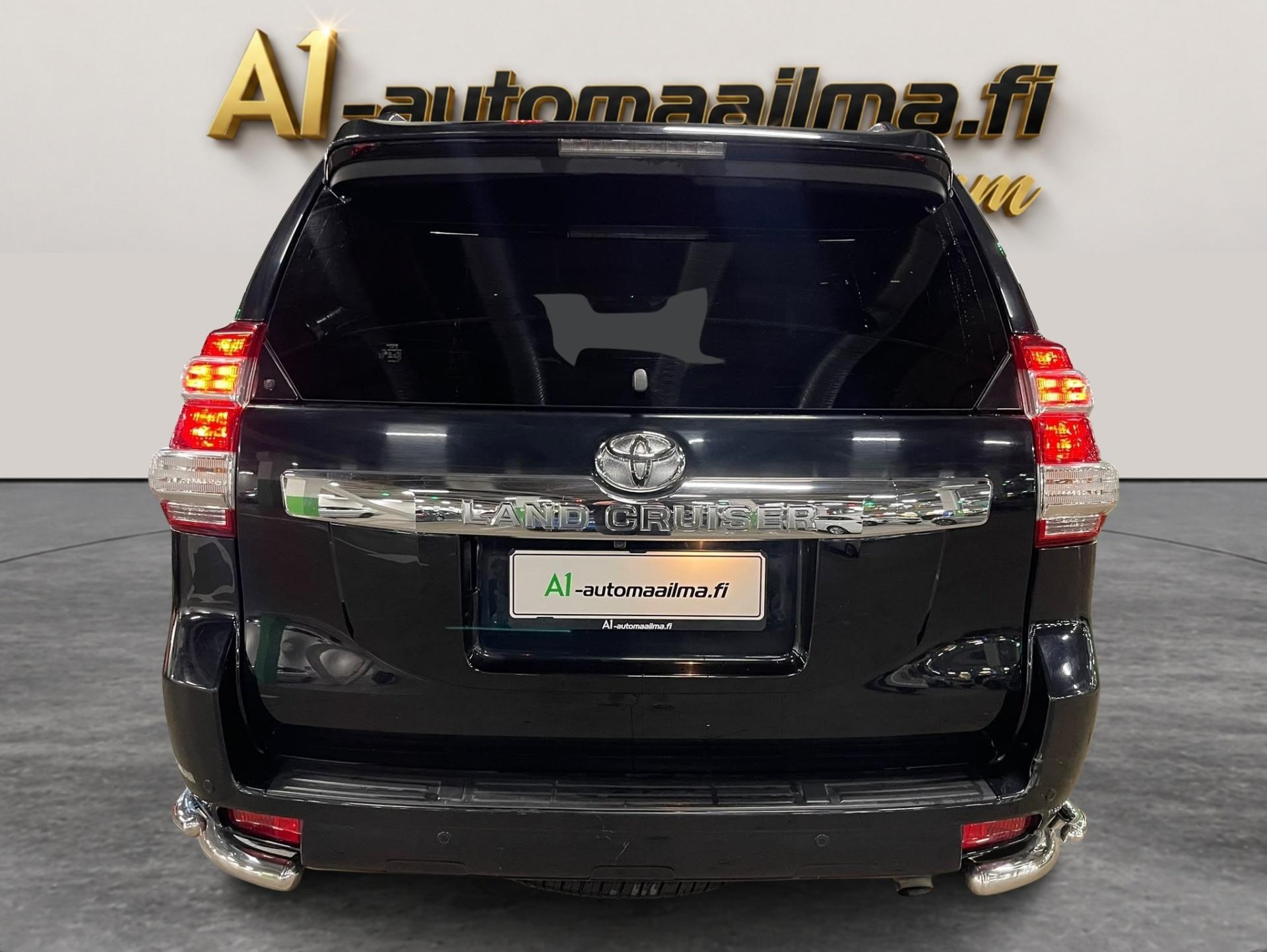 TOYOTA Land Cruiser 2017