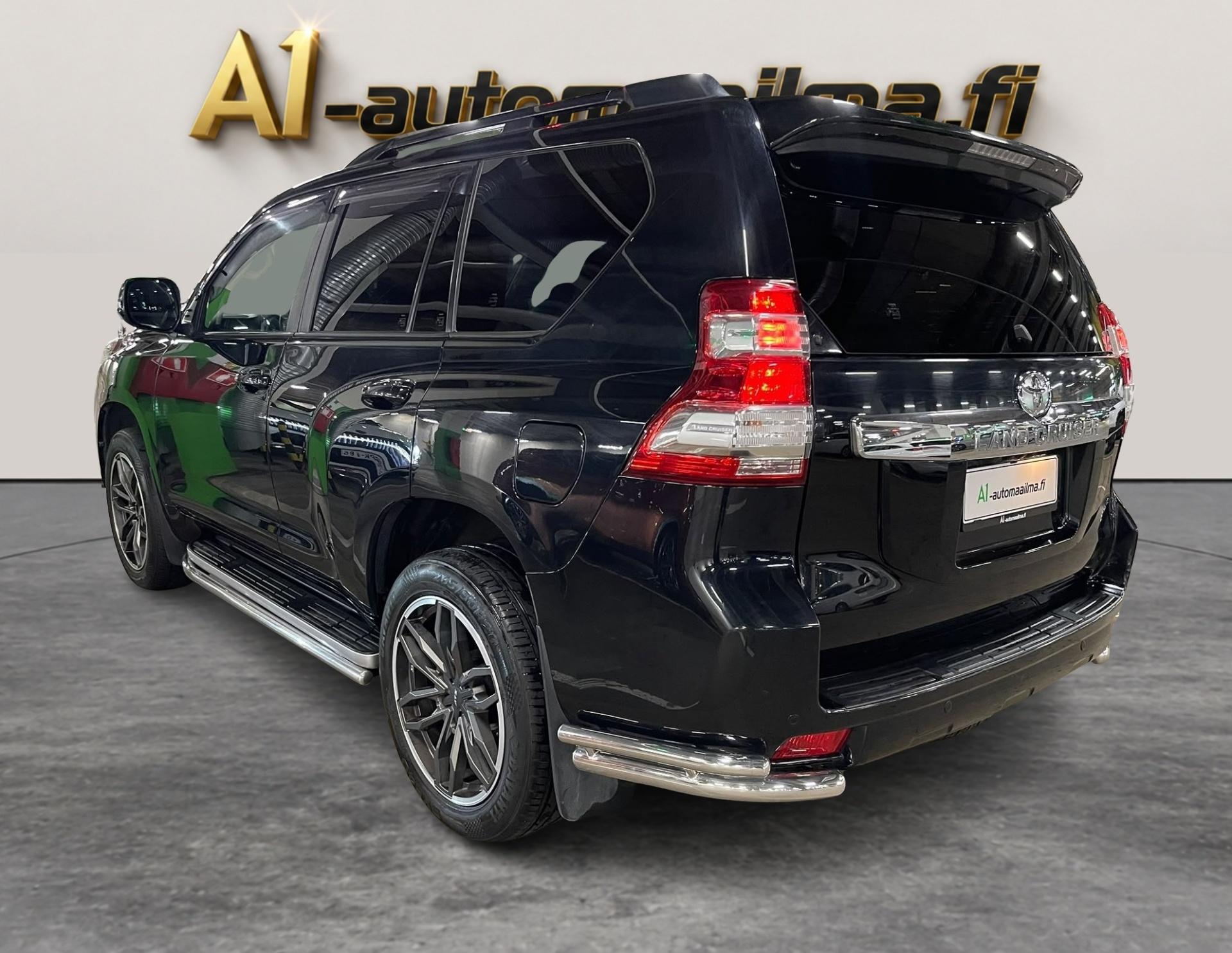 TOYOTA Land Cruiser 2017