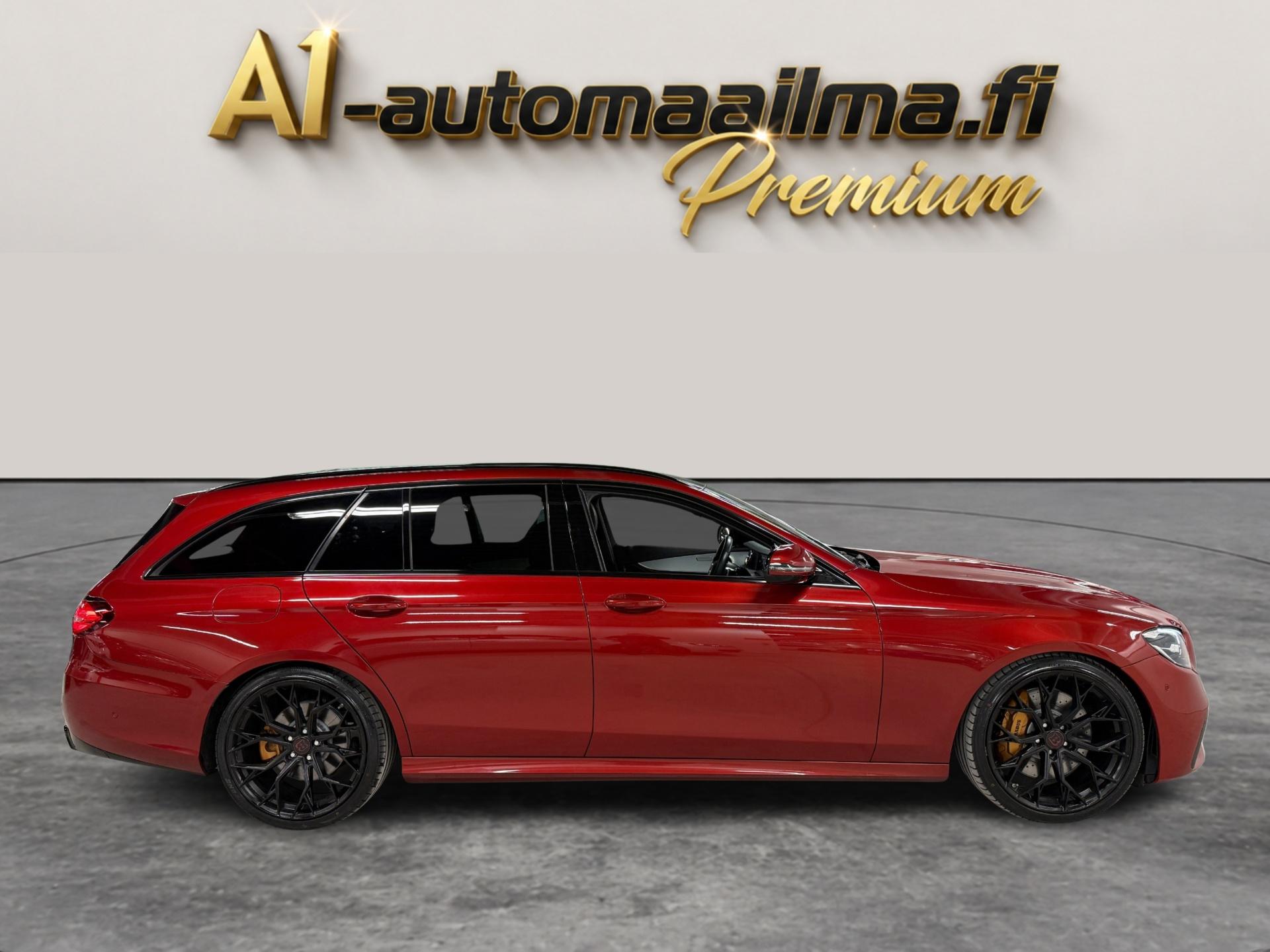 MERCEDES-BENZ E 2022