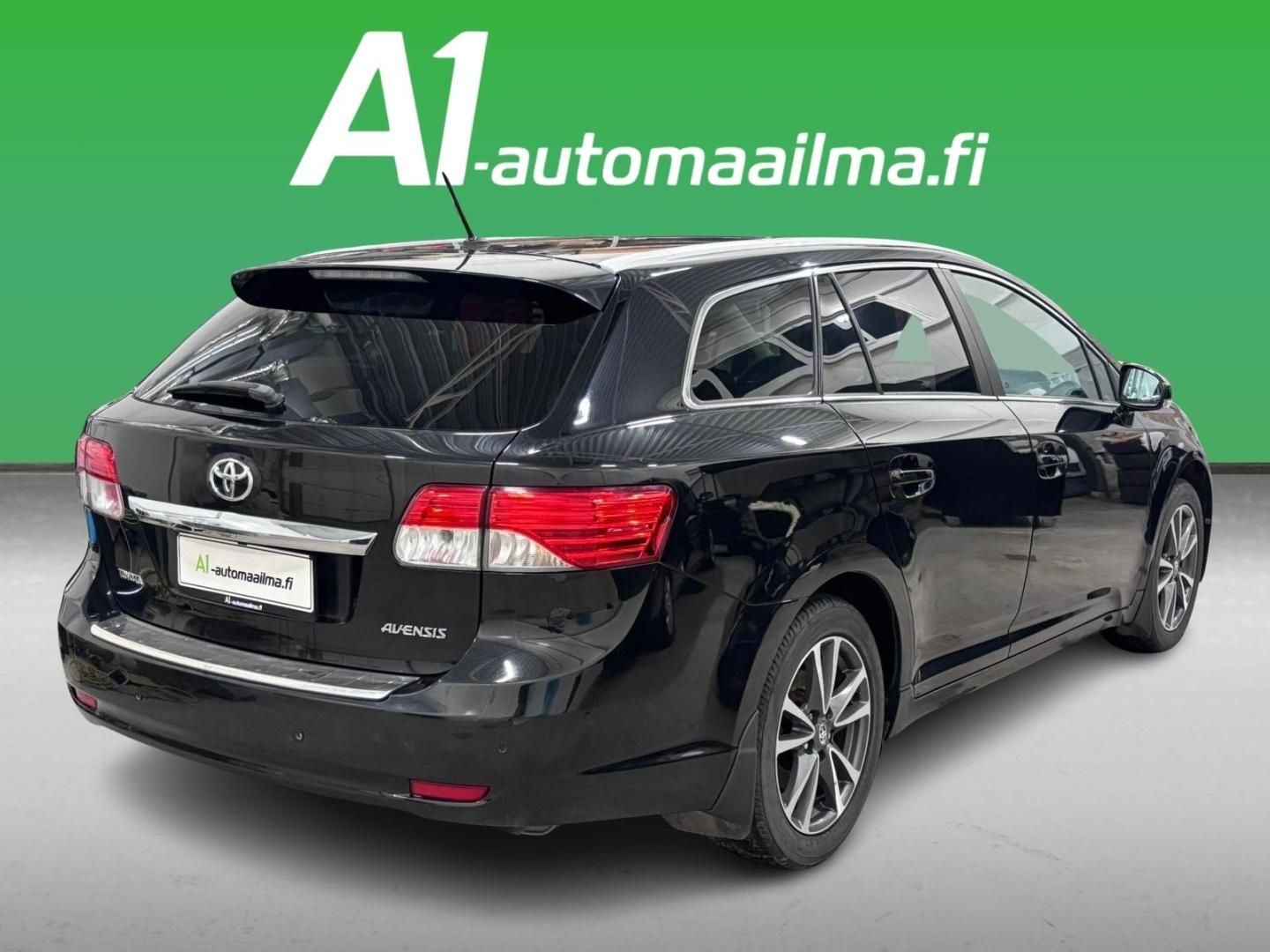 TOYOTA Avensis 2015
