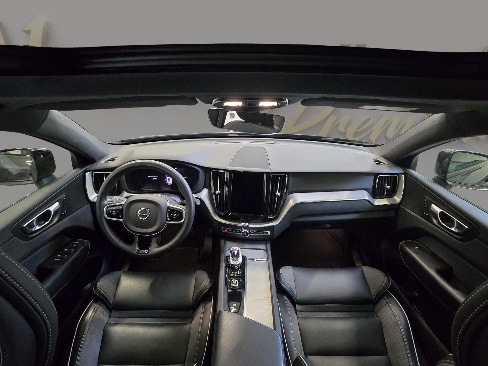 VOLVO XC60 2023