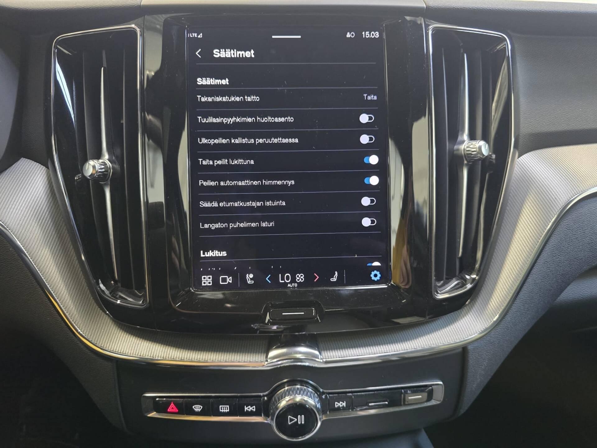 VOLVO XC60 2023