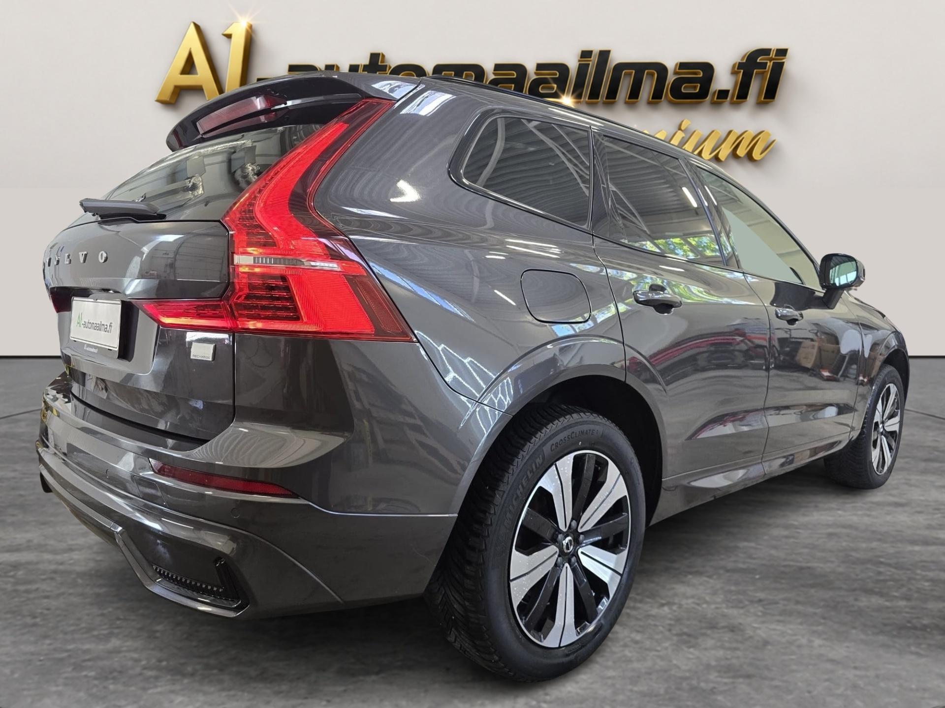 VOLVO XC60 2023