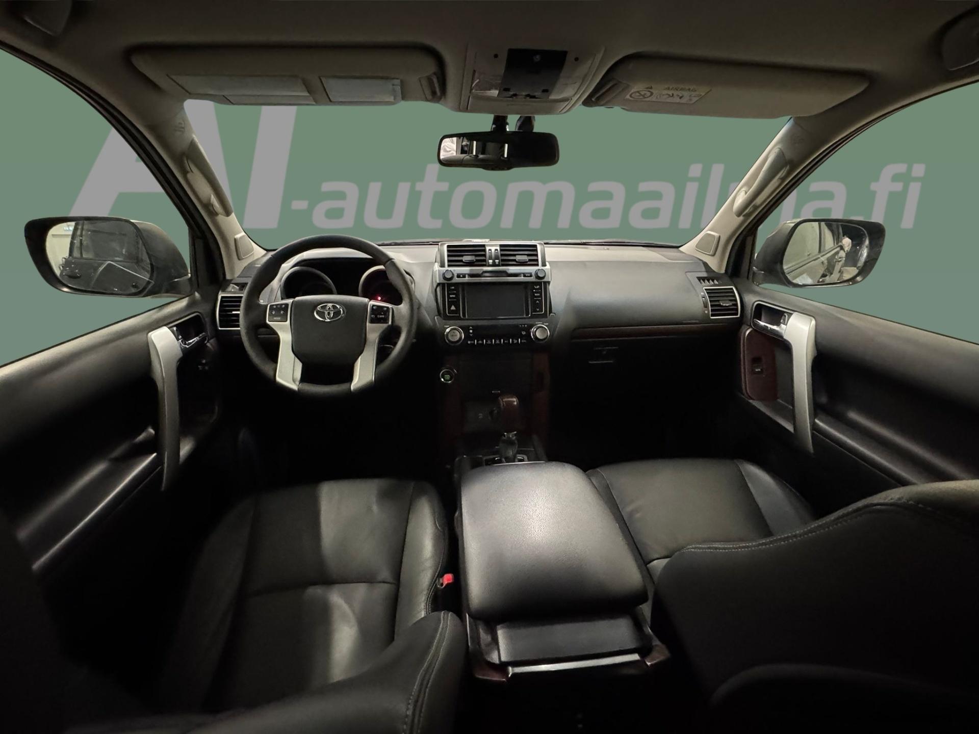 TOYOTA Land Cruiser 2015