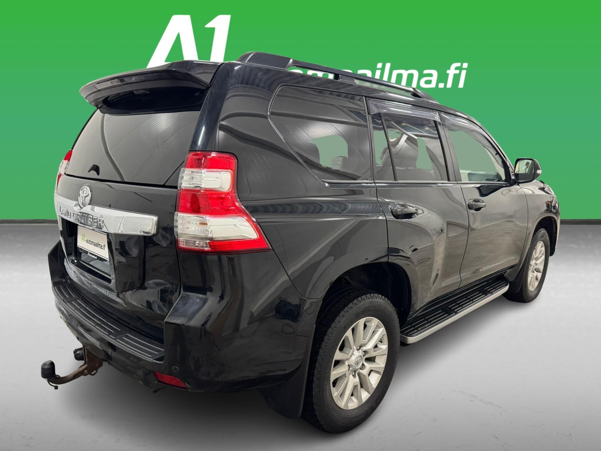 TOYOTA Land Cruiser 2015