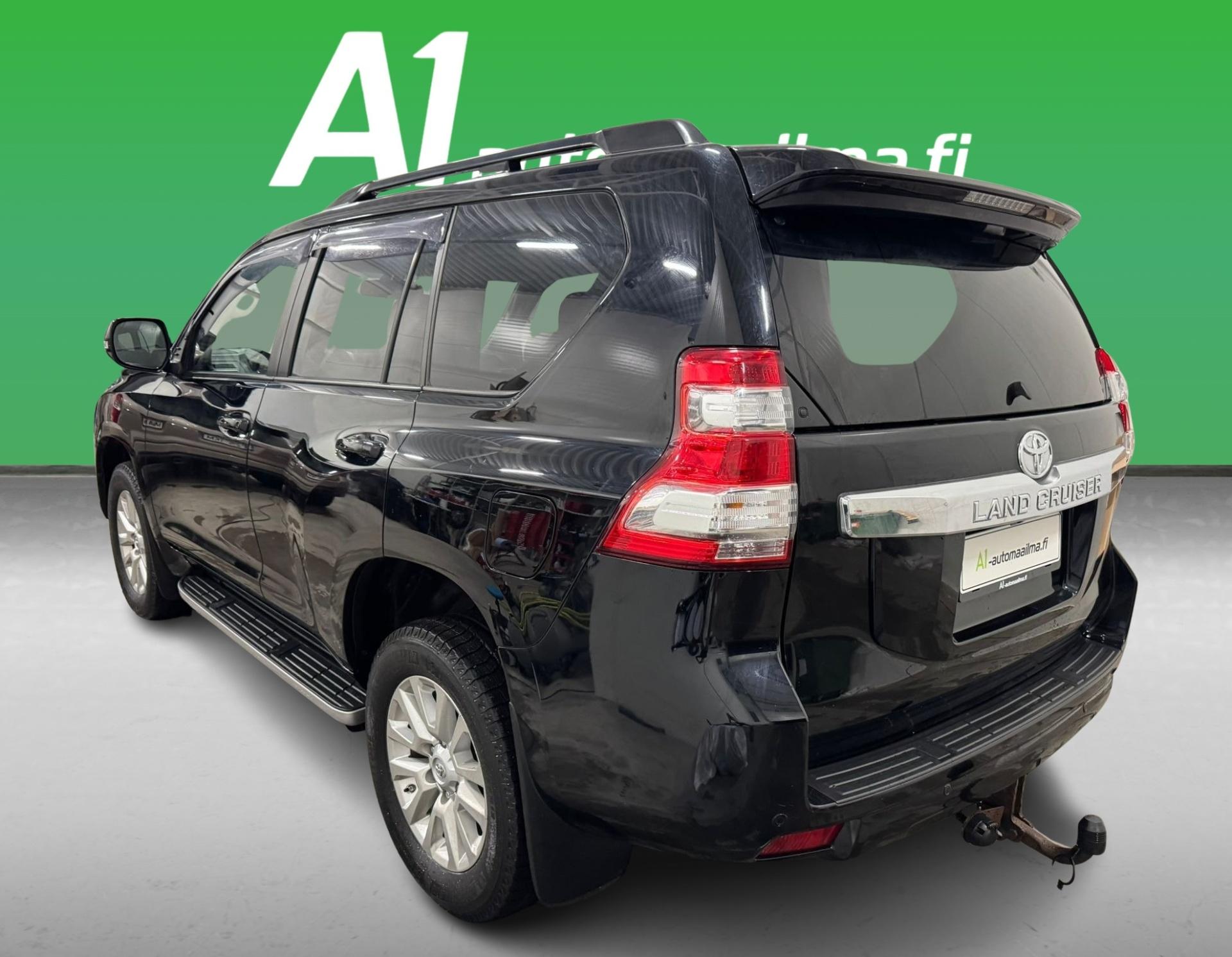 TOYOTA Land Cruiser 2015