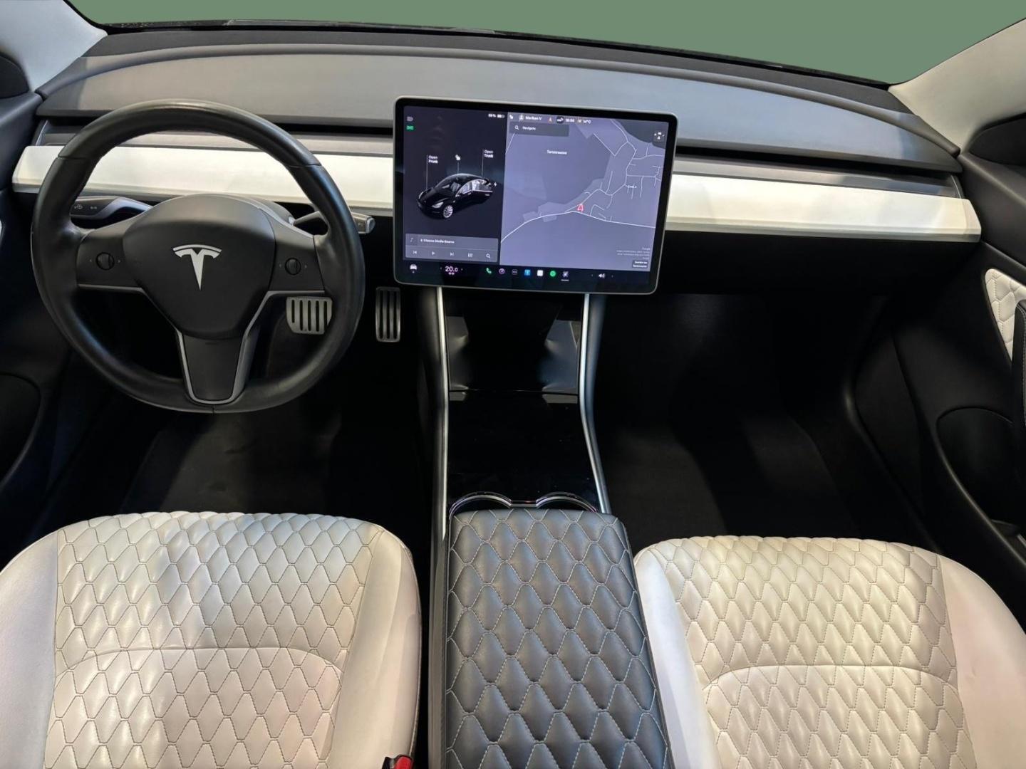 TESLA Model 3 2020