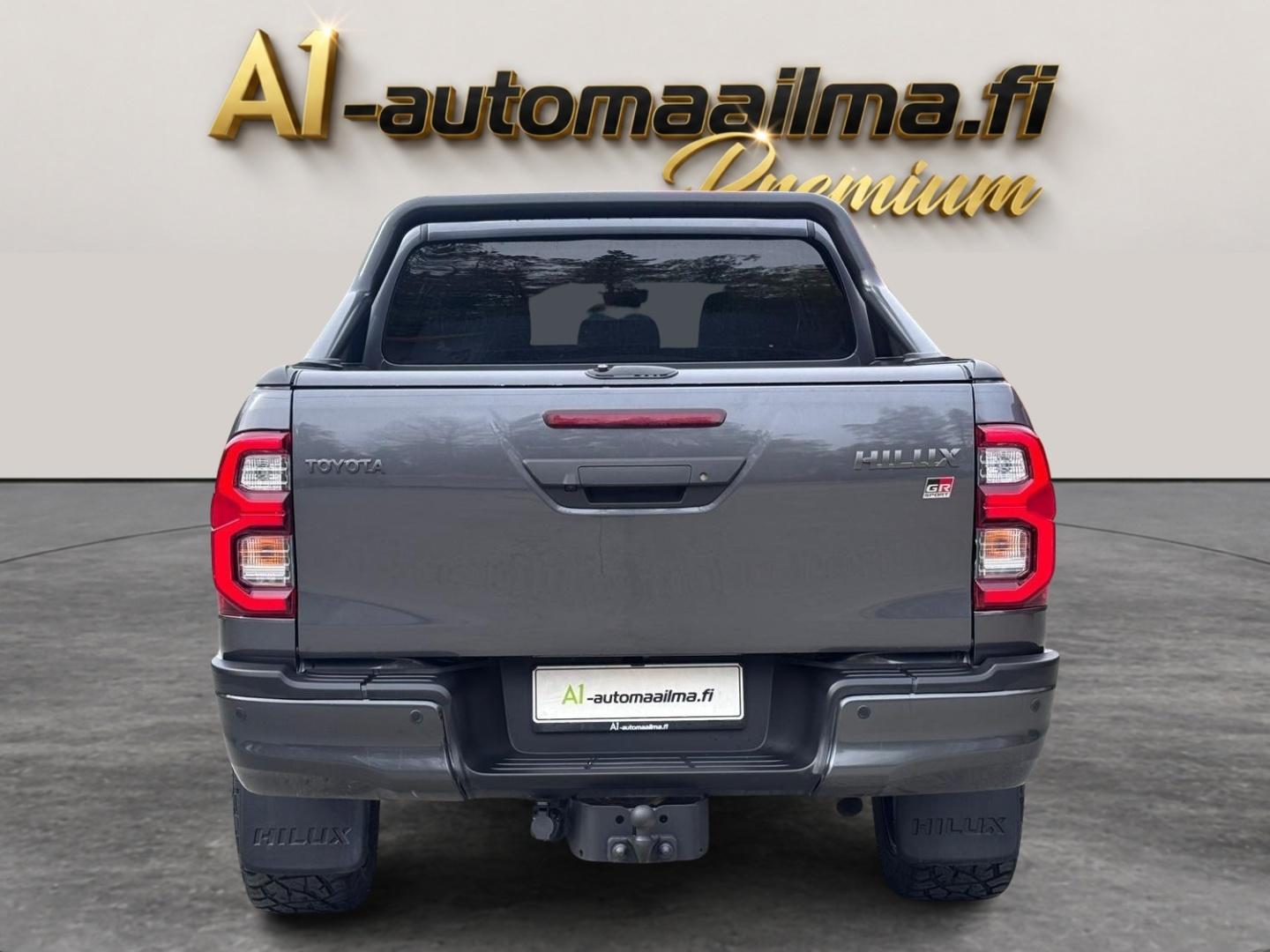 TOYOTA Hilux 2023