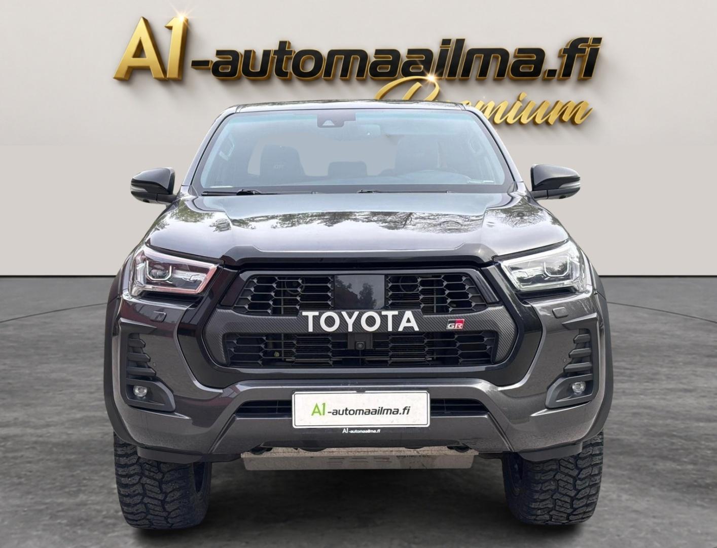 TOYOTA Hilux 2023