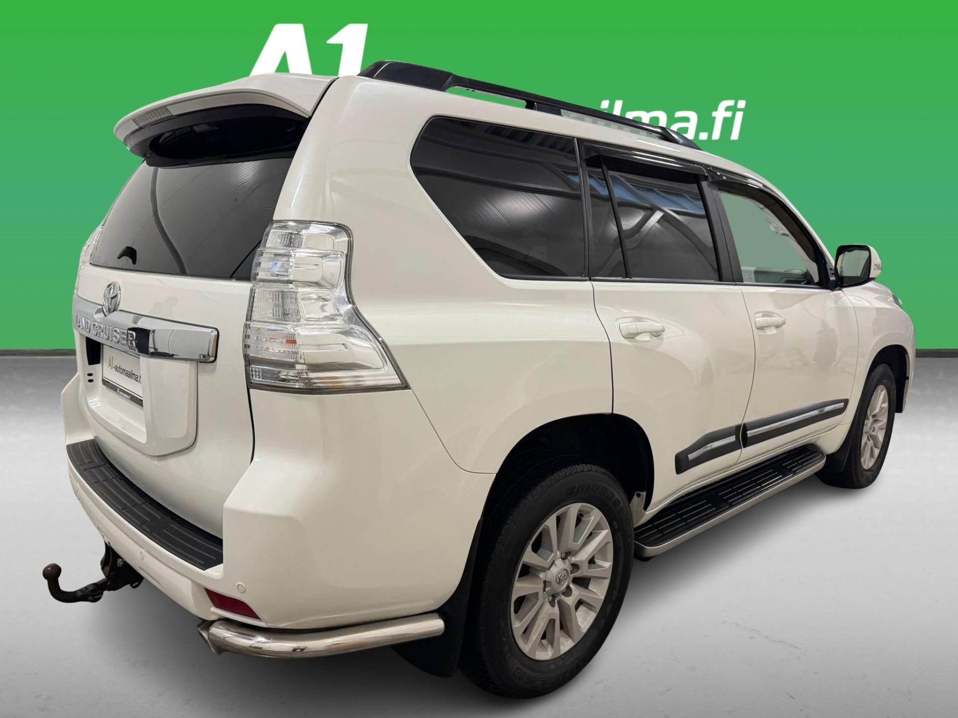 TOYOTA Land Cruiser 2016