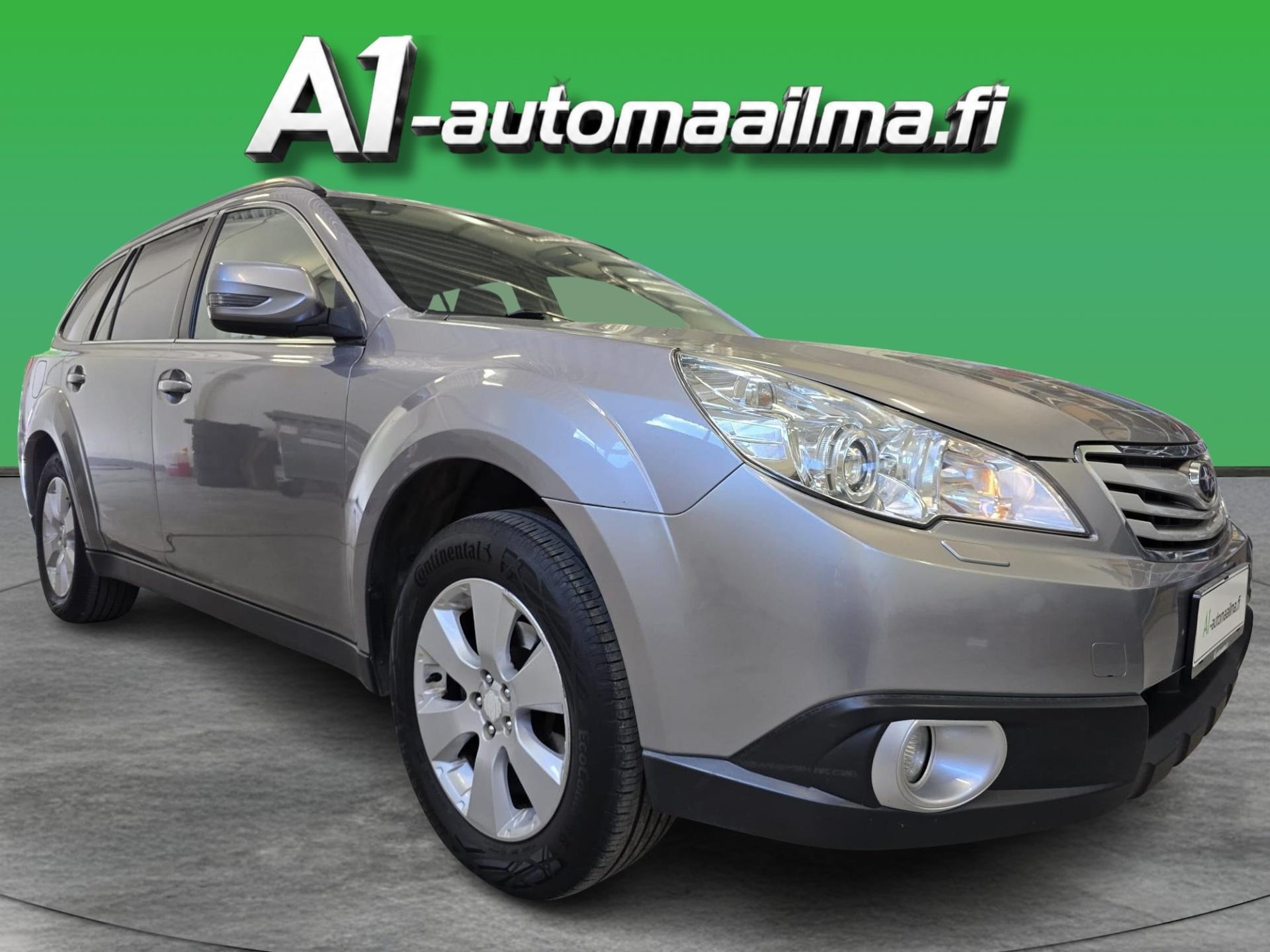 SUBARU Outback 2011