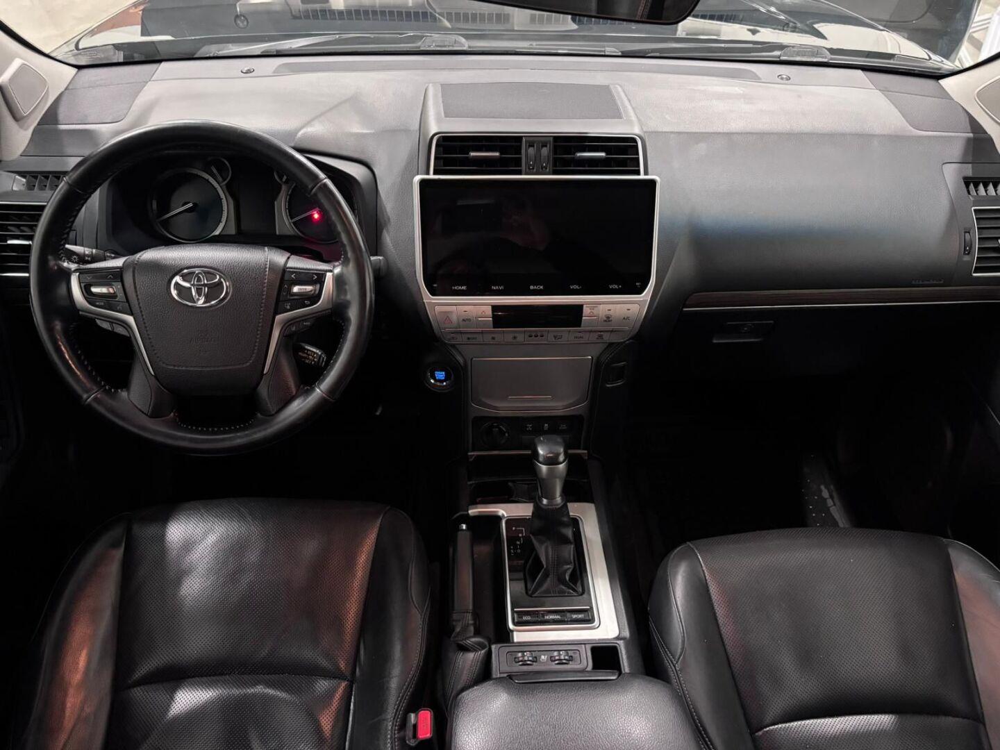 TOYOTA Land Cruiser 2019