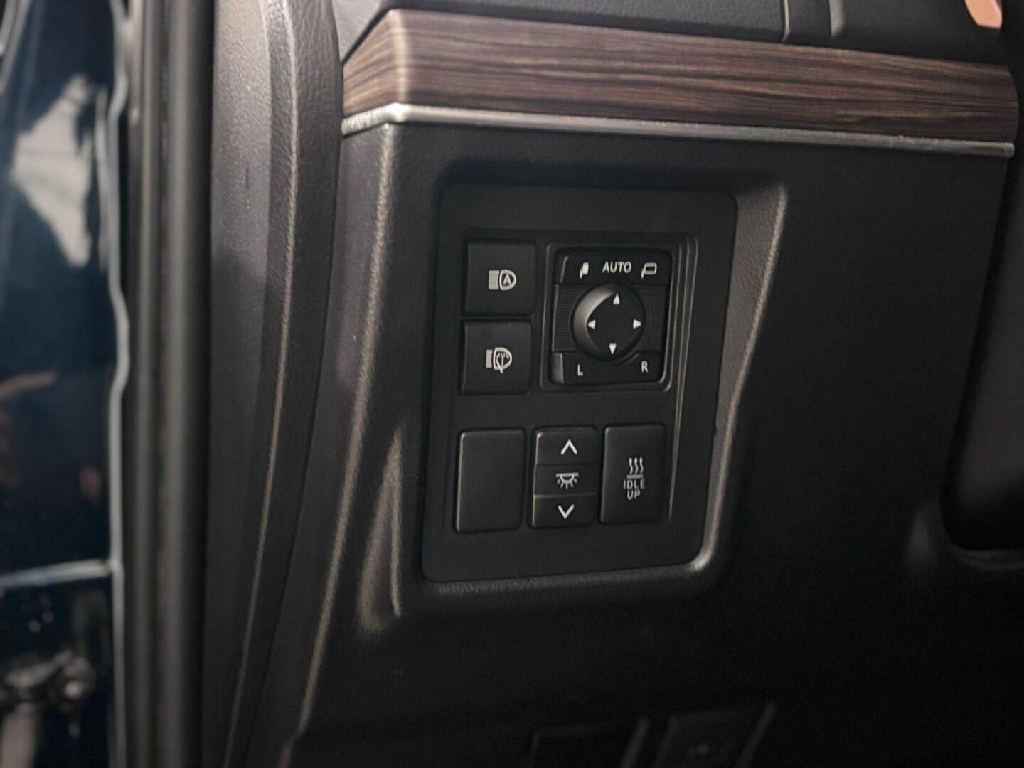 TOYOTA Land Cruiser 2019