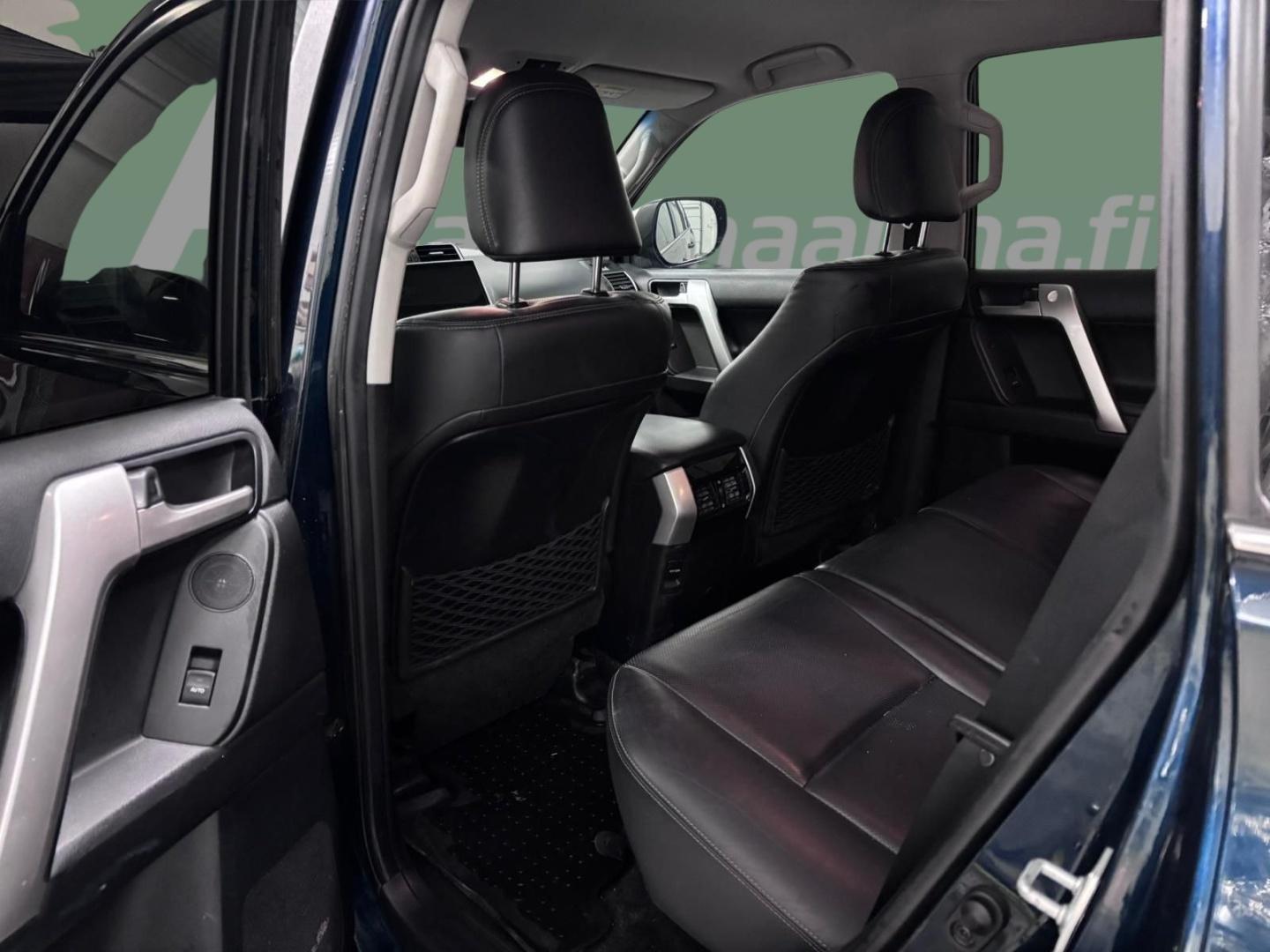 TOYOTA Land Cruiser 2019