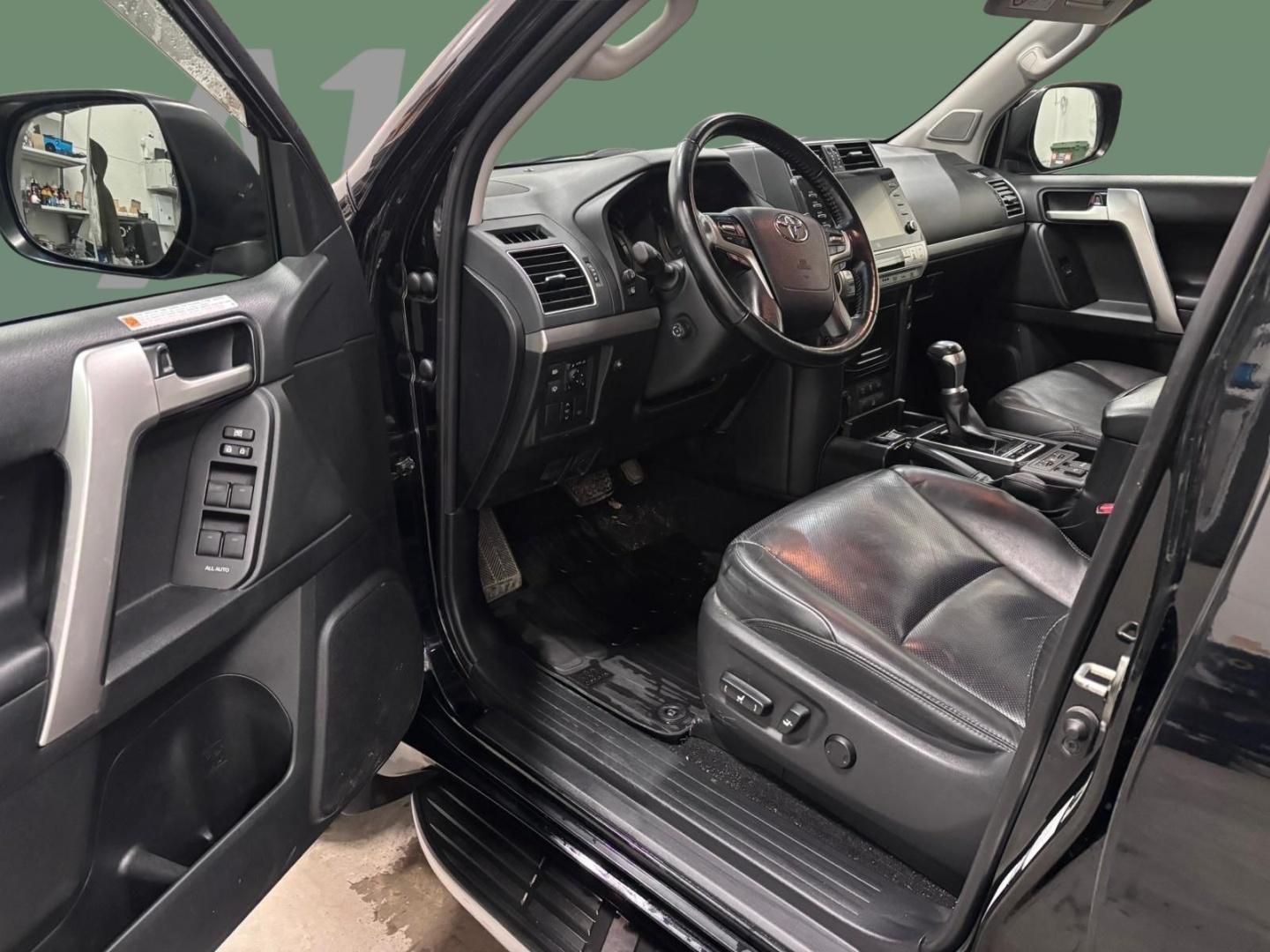 TOYOTA Land Cruiser 2021