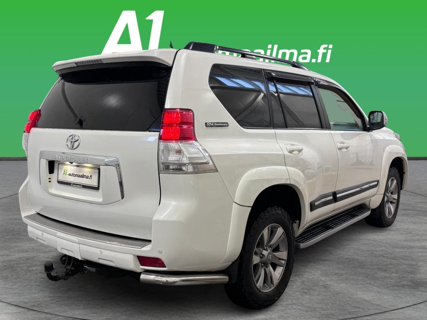 TOYOTA Land Cruiser 2012