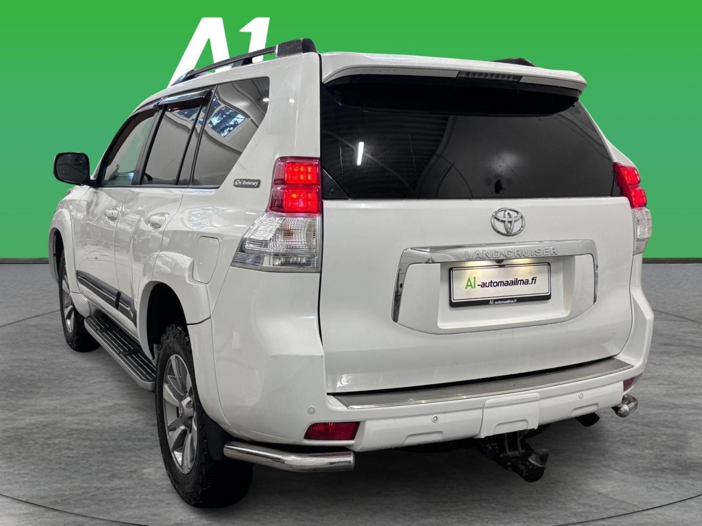 TOYOTA Land Cruiser 2012