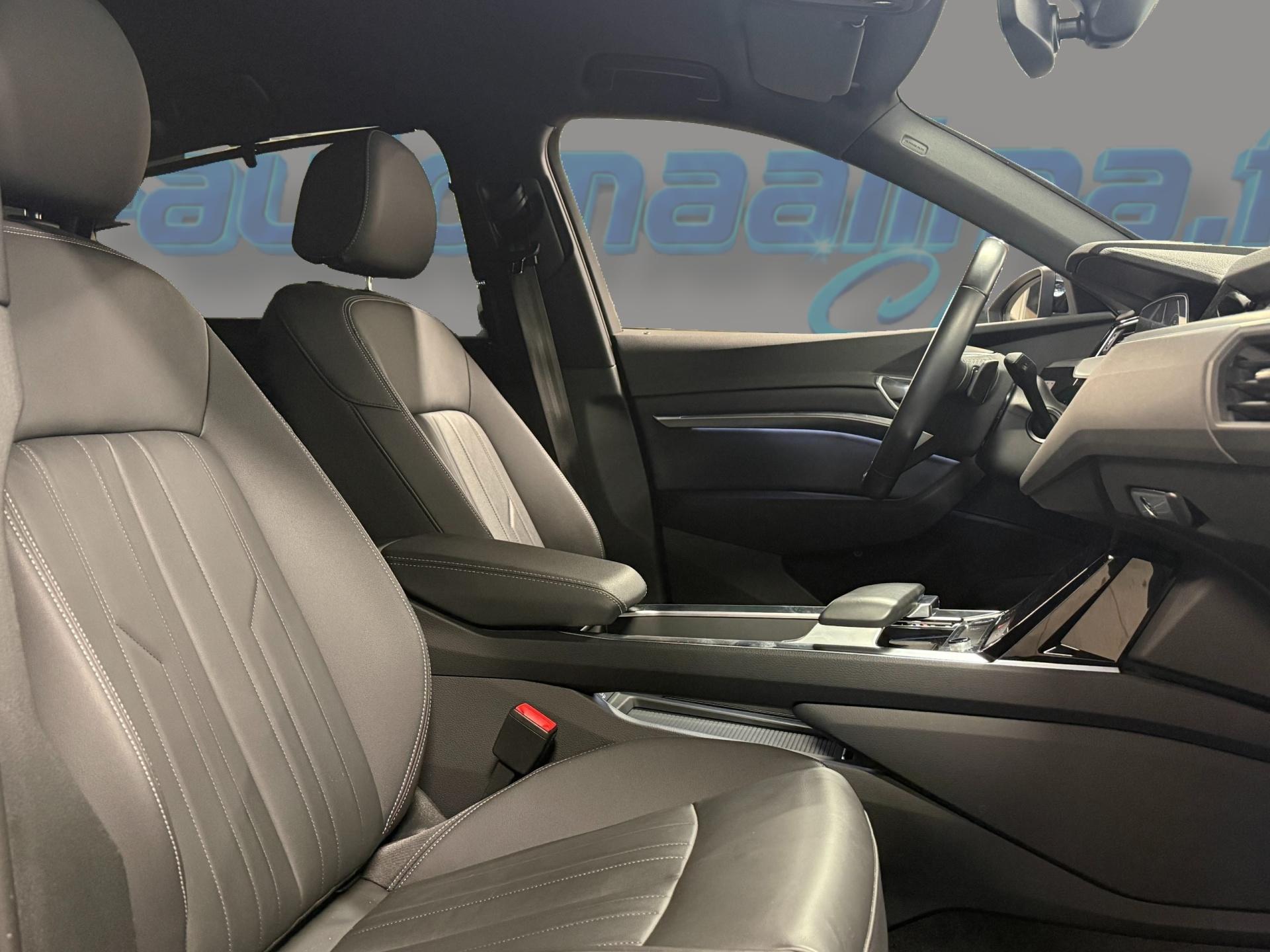 AUDI e-tron 2023