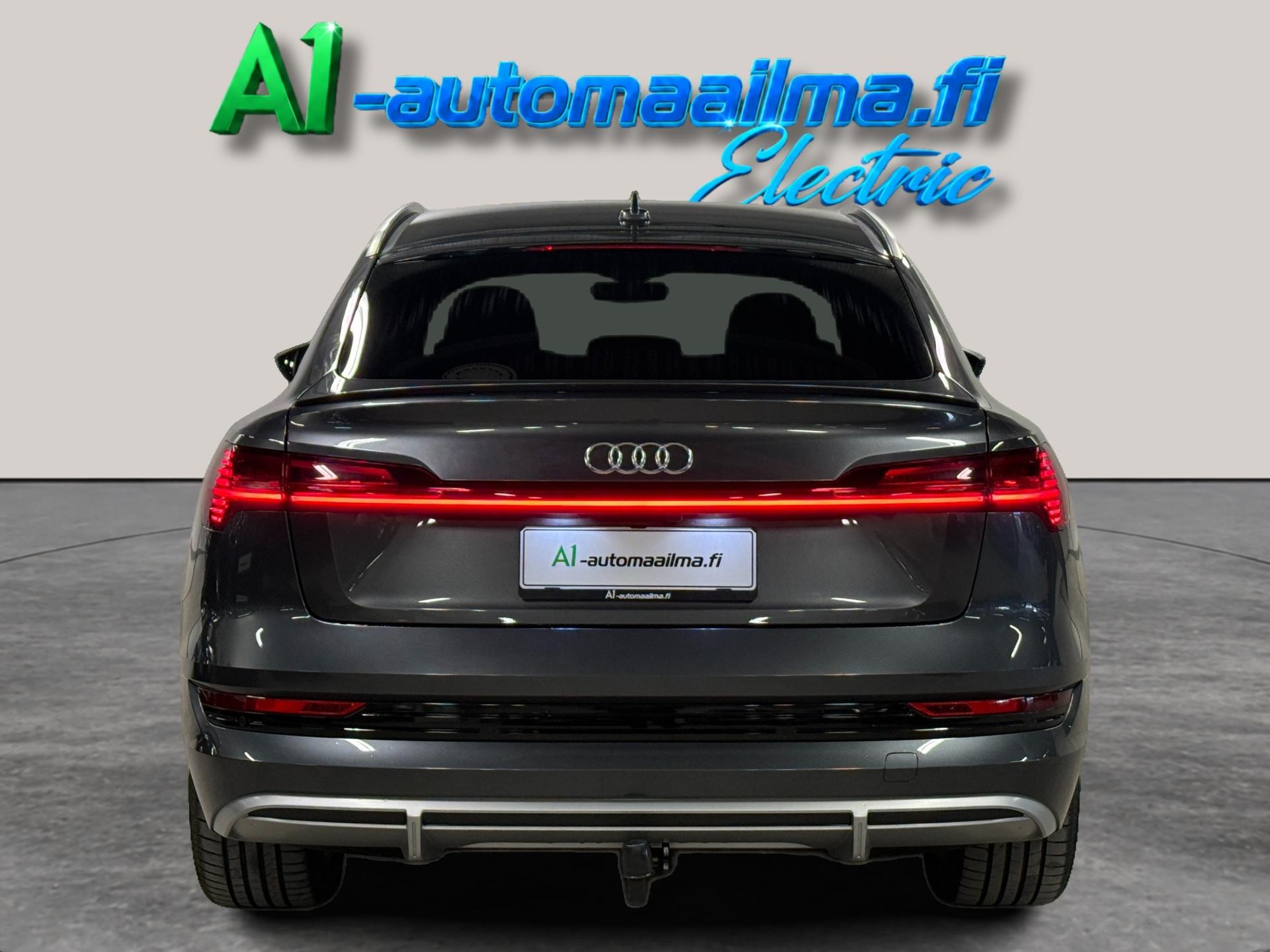 AUDI e-tron 2023
