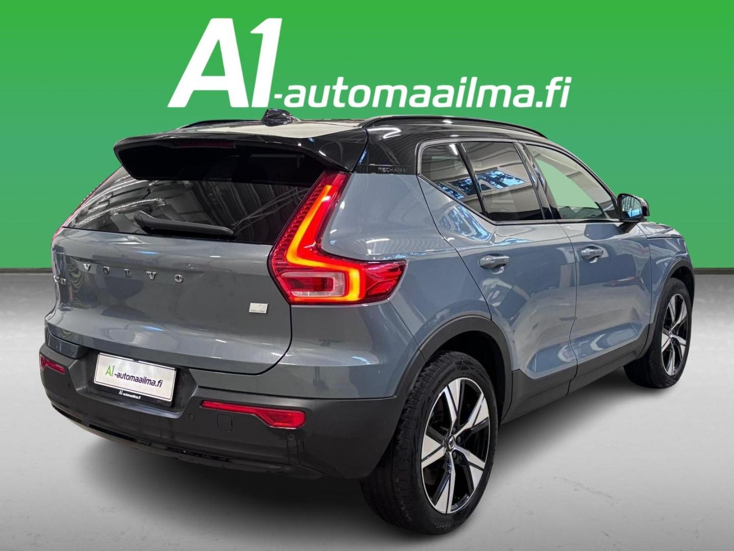 VOLVO XC40 2022