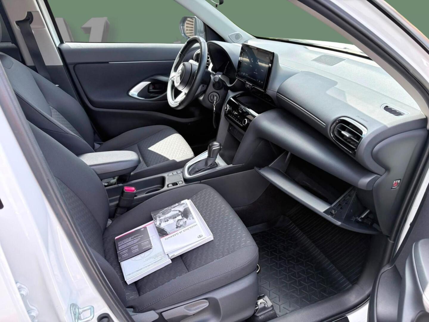 TOYOTA Yaris Cross 2023
