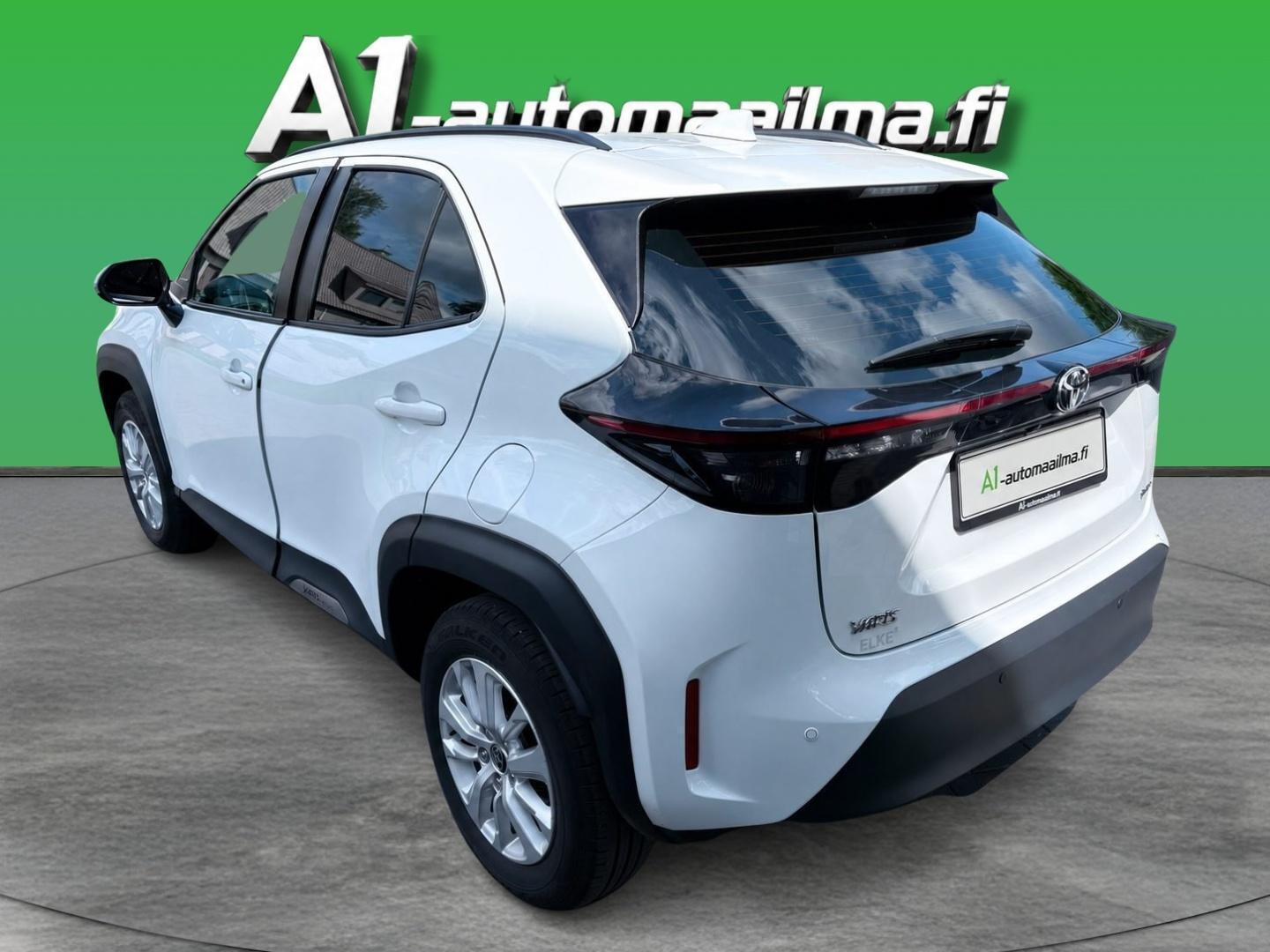 TOYOTA Yaris Cross 2023