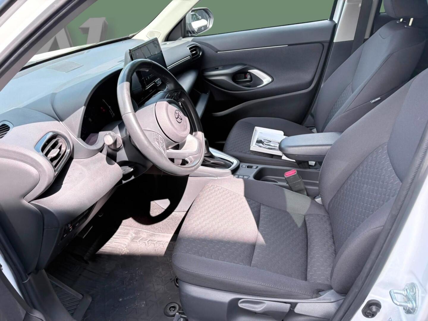 TOYOTA Yaris Cross 2023