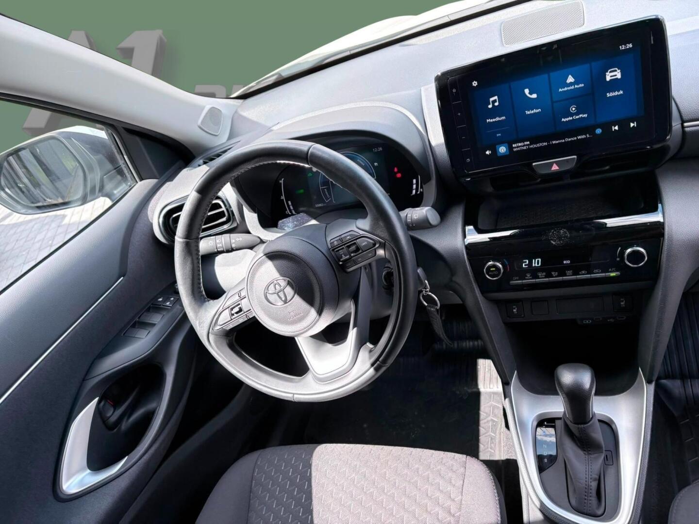 TOYOTA Yaris Cross 2023
