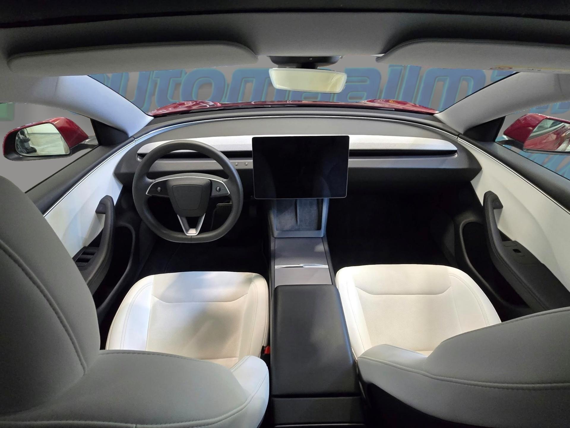 TESLA Model 3 13