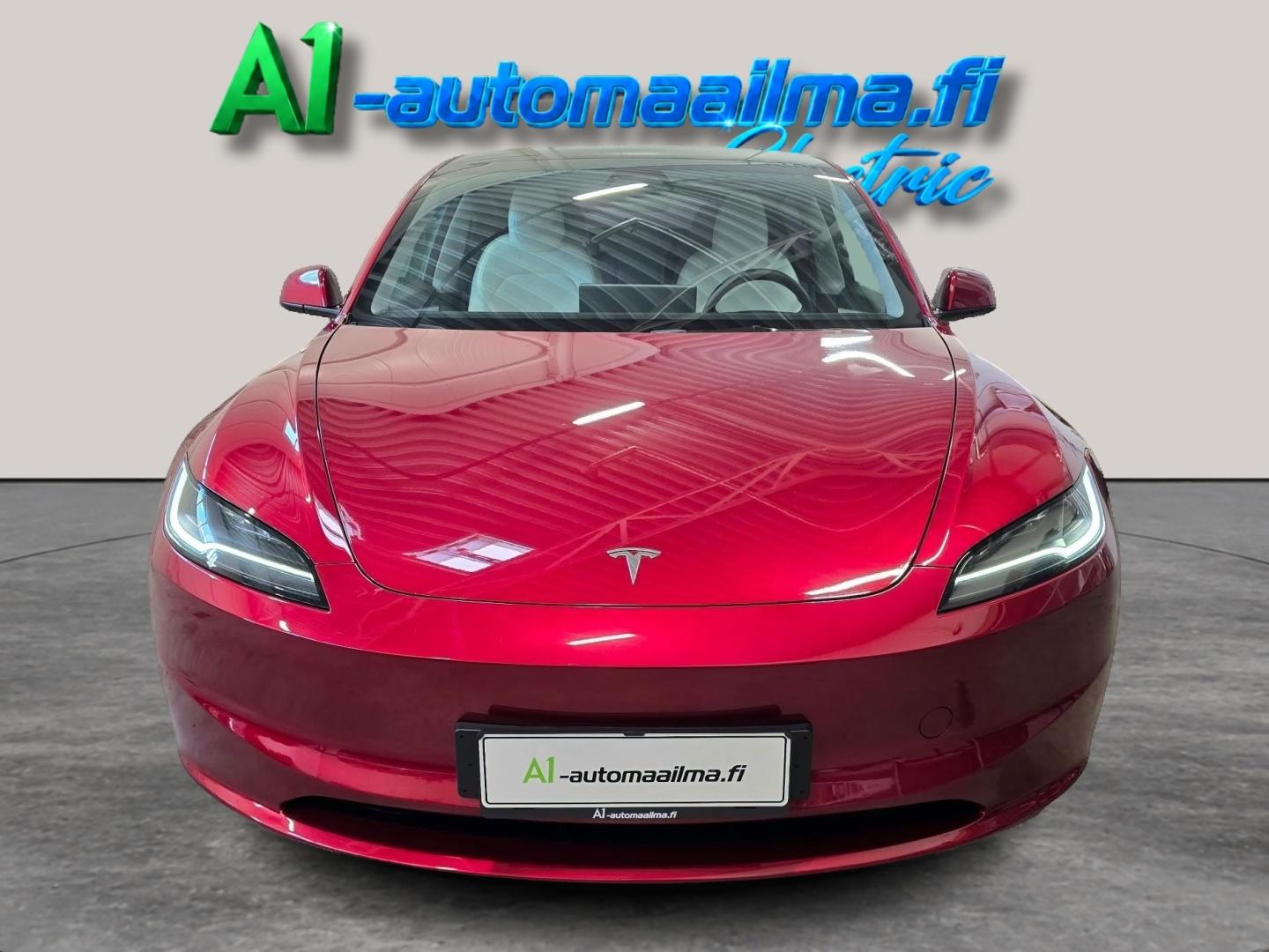 TESLA Model 3 2