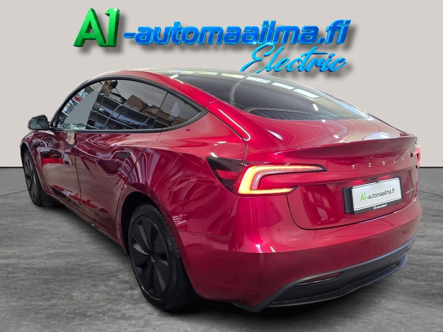 TESLA Model 3 7