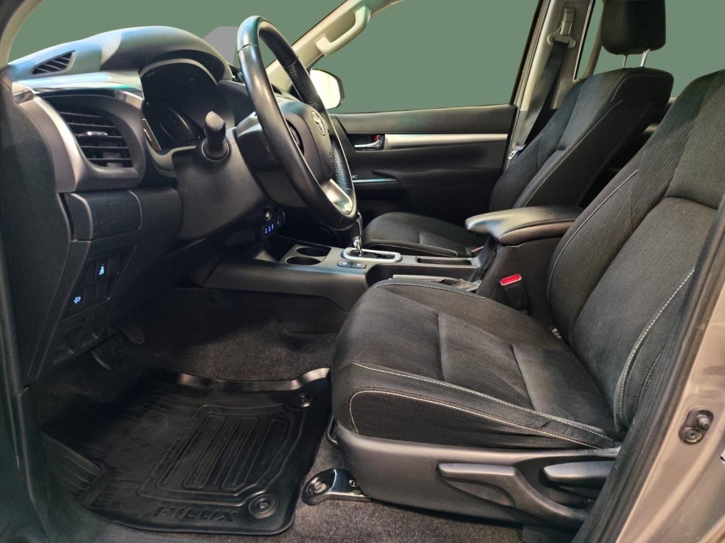 TOYOTA Hilux 2020
