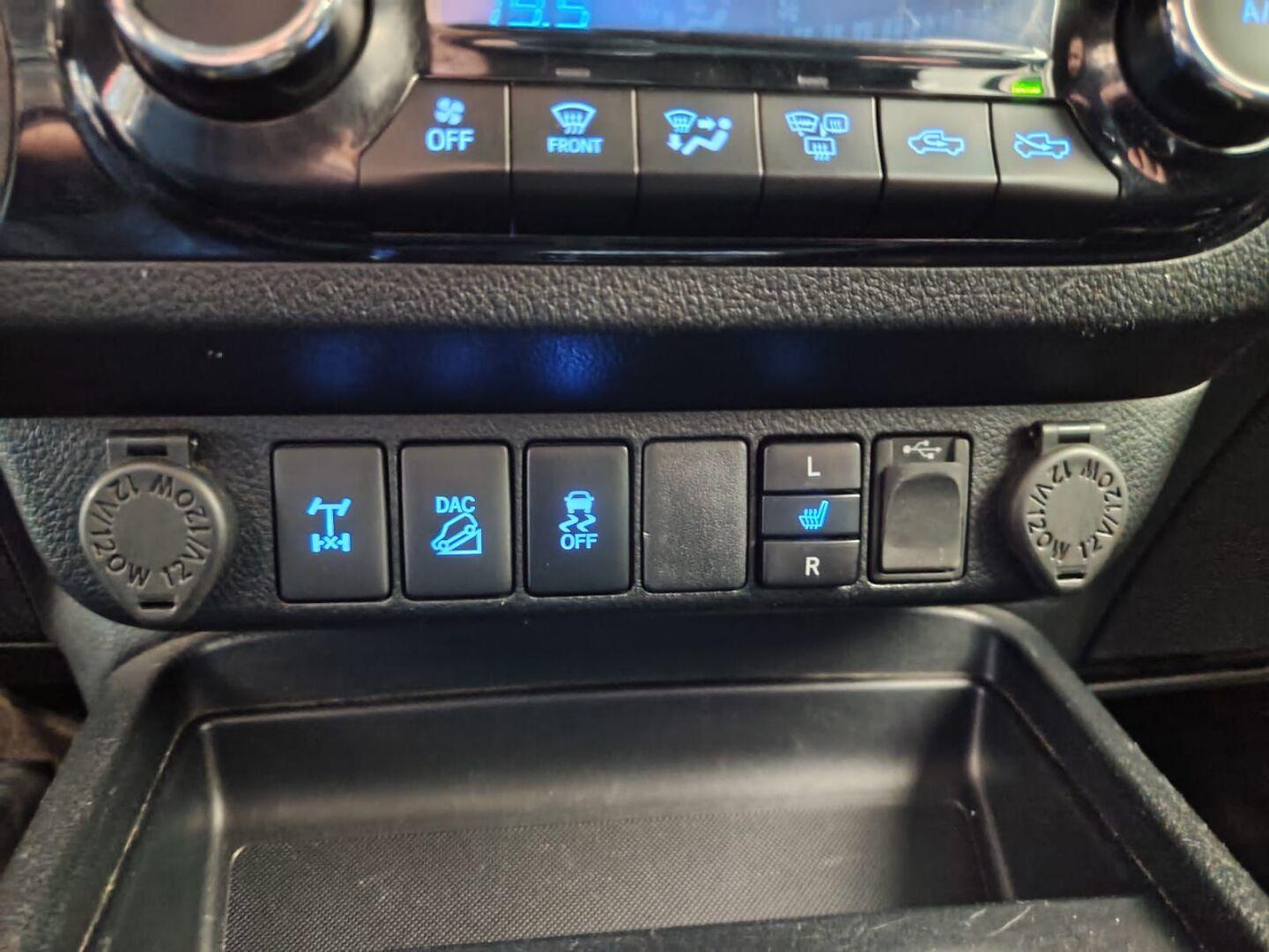TOYOTA Hilux 2020