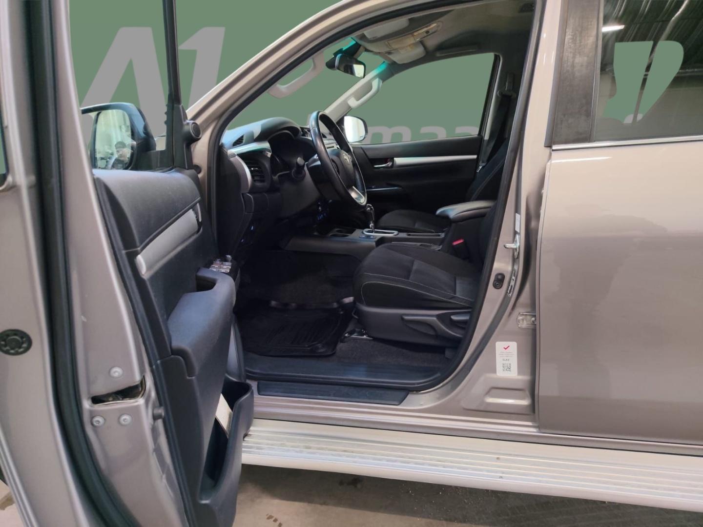 TOYOTA Hilux 2020