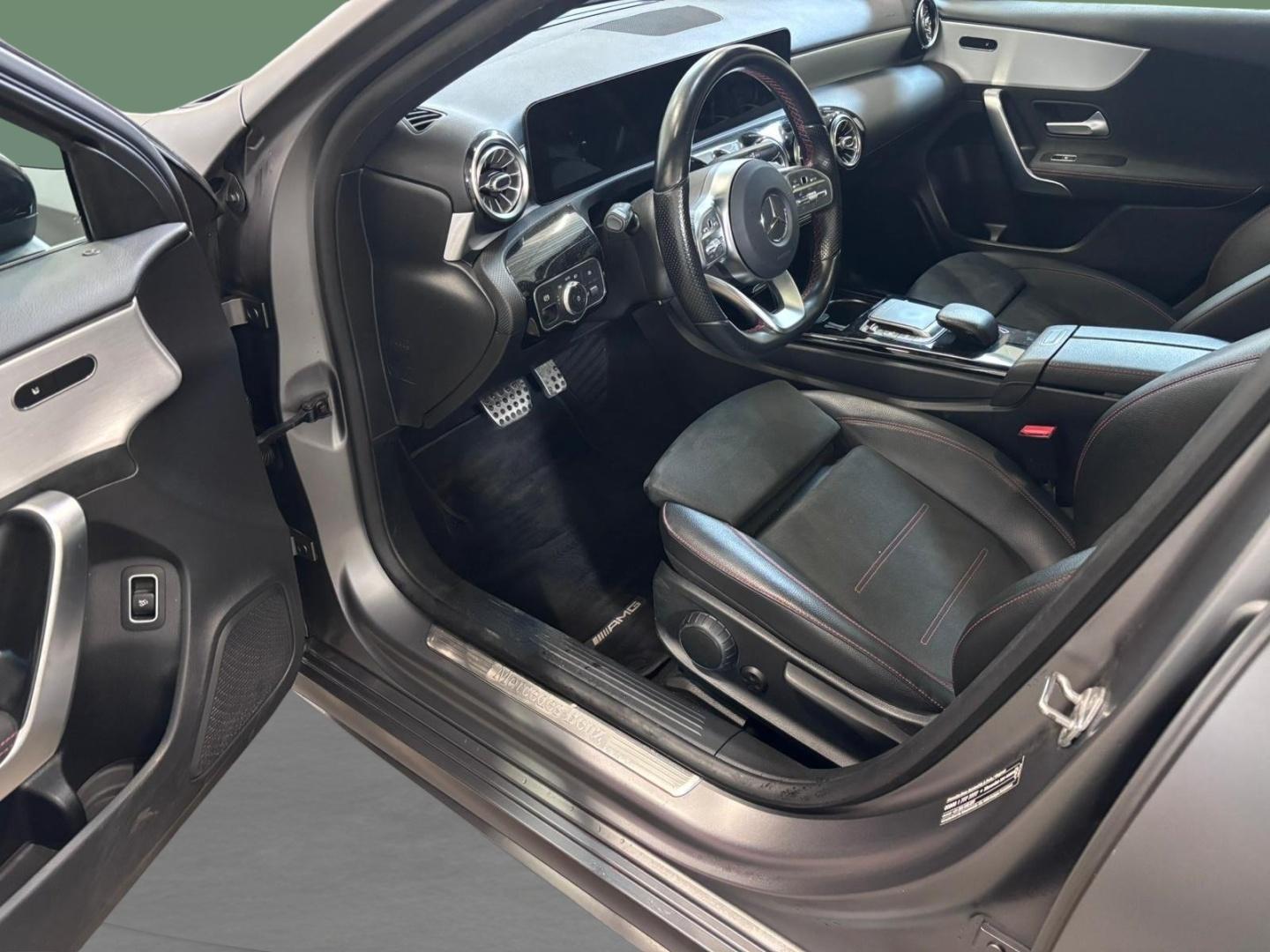 MERCEDES-BENZ A 2020
