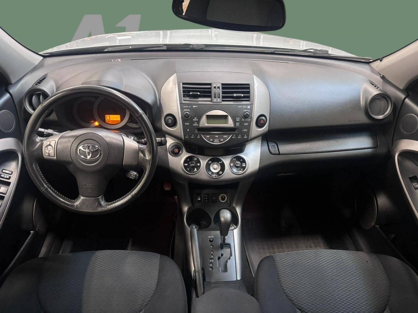 TOYOTA RAV4 2009