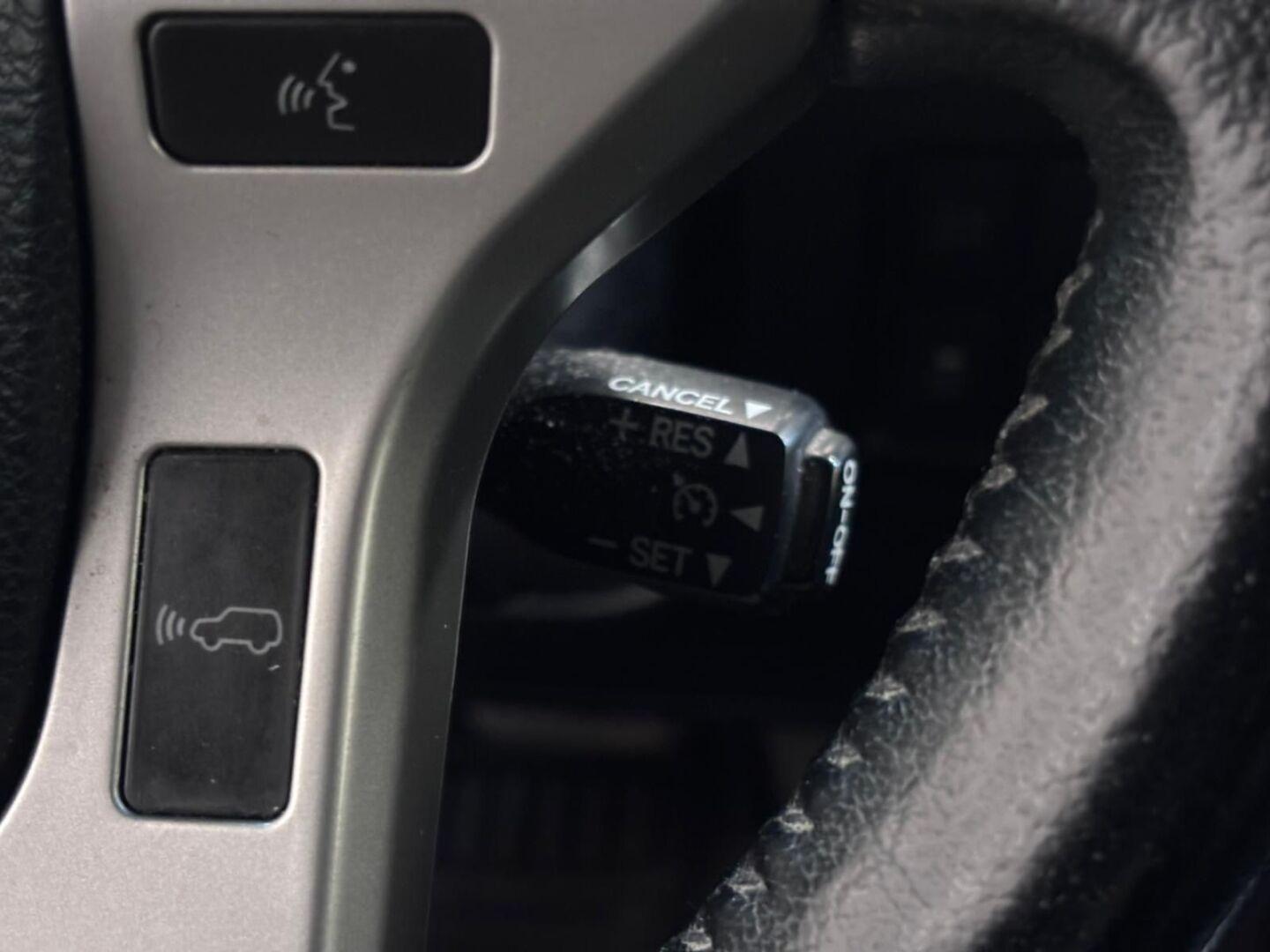 TOYOTA Land Cruiser 2012