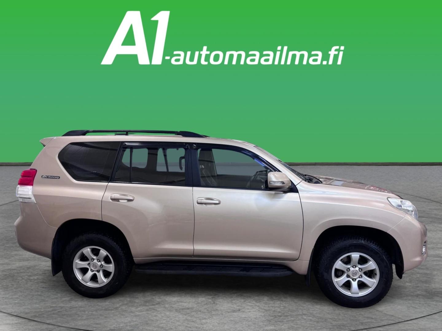 TOYOTA Land Cruiser 2012