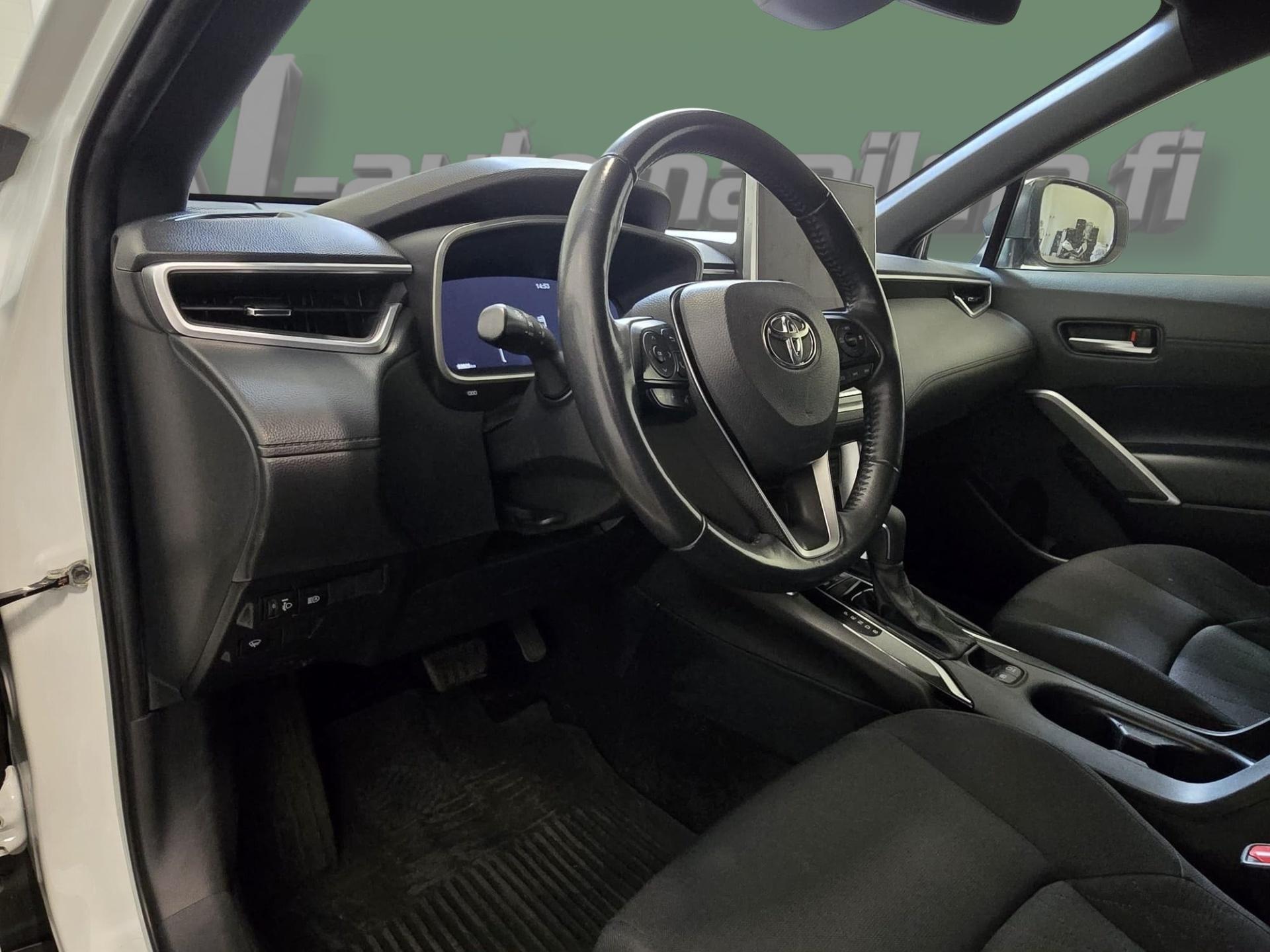 TOYOTA Corolla Cross 2024