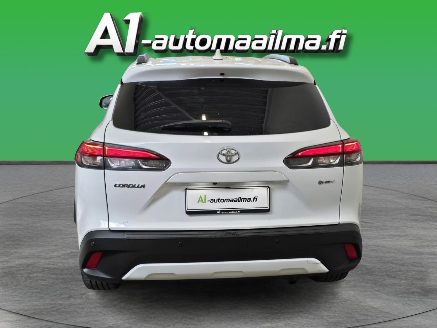 TOYOTA Corolla Cross 2024