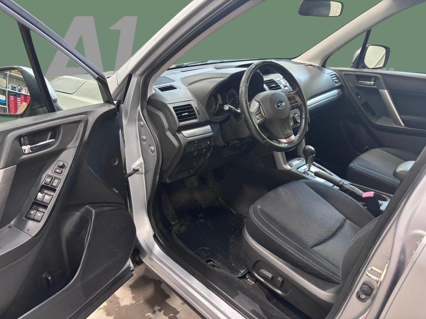 SUBARU Forester 2014