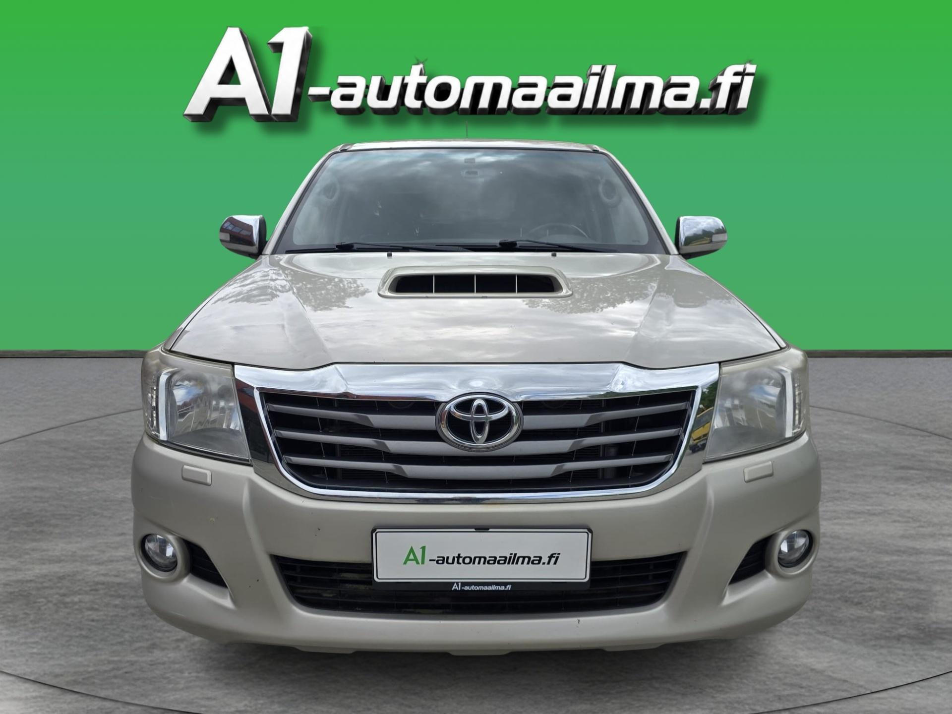 TOYOTA Hilux 2013