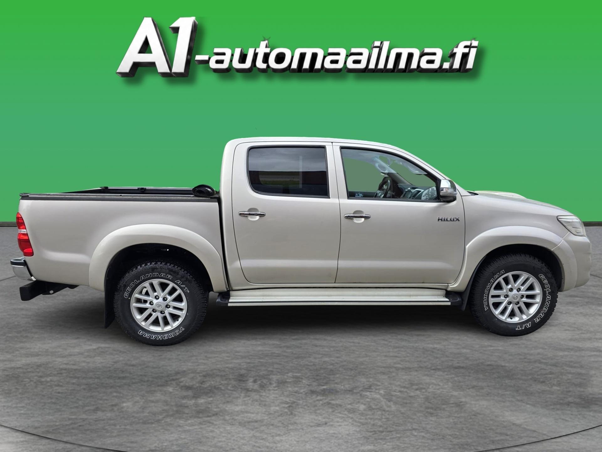 TOYOTA Hilux 2013