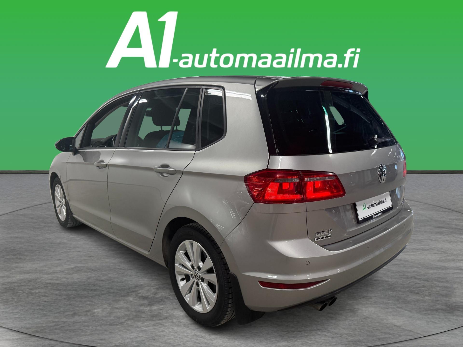 VOLKSWAGEN Golf Sportsvan 2015
